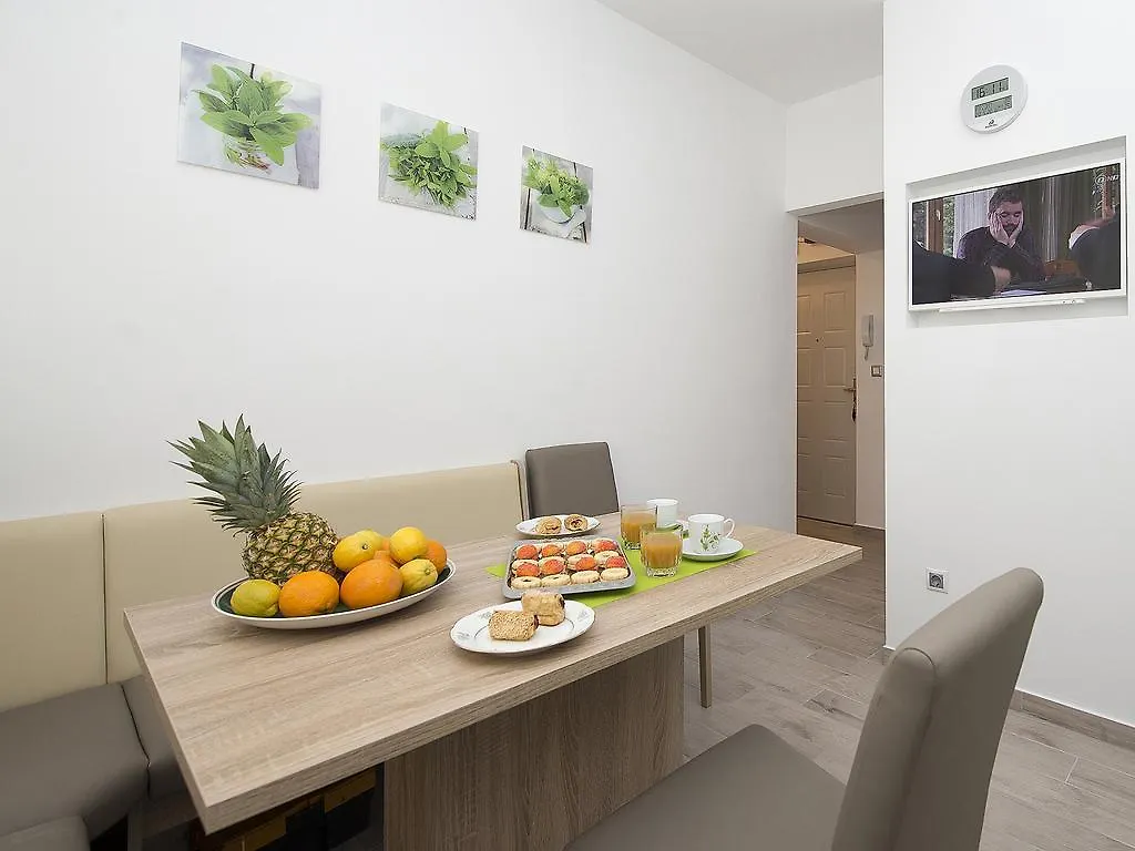 Apartment Bal Split