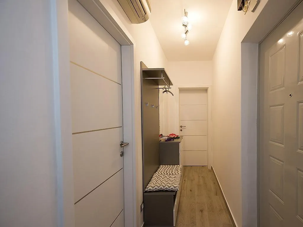 Apartment Bal Split